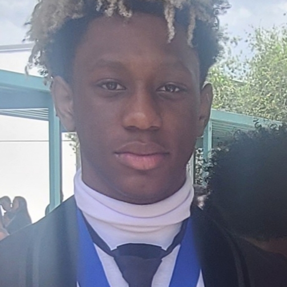 Meet your Posher, Angela - Picture 3 of 3